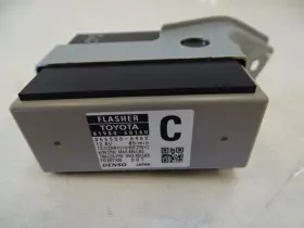 81980-60160 LEXUS Module Relay Flasher Control GX460