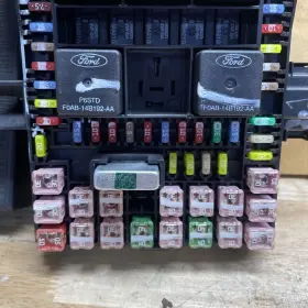 6L1T-14A067-BA LINCOLN Cabin Fuse Box Cfb Navigator #2