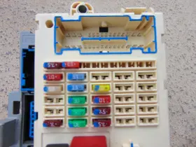 222660 MAGNETI MARELLI Front Relay Fuse Box Control Module #2