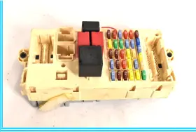 60660091 MASERATI Fuse Relay Box Quattroporte
