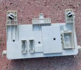 BAN6-66-730D MAZDA Bcm Fuse Box Junction Interior Body Module #2