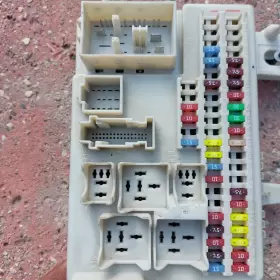 BAN6-66-730D MAZDA Bcm Fuse Box Junction Interior Body Module #3