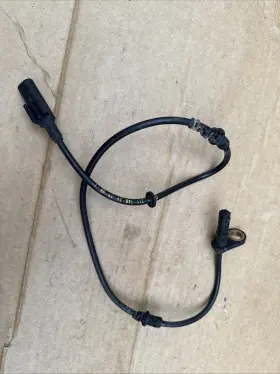 2115402917 MERCEDES Cls Front Abs Wheel Sensor W219 W211 550