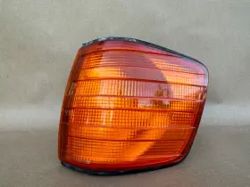 32-3CP MERCEDES Turn Signal Light Left W126 380SEL 280SEL