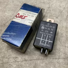 0045450832 MERCEDES Nos Speedometer Light Switch Relay W124