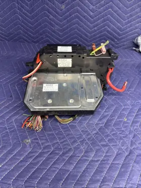 A2215402862 MERCEDES Front Fuse Relay Box Module W221