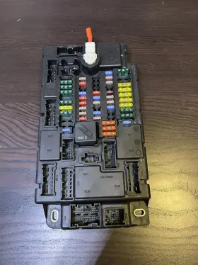 519480J01 MINI Interior Footwell Relay Fuse Box Module Cooper