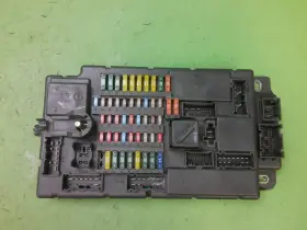 61353453738 MINI COOPER Speg Fuse Box Relay Junction Clubman
