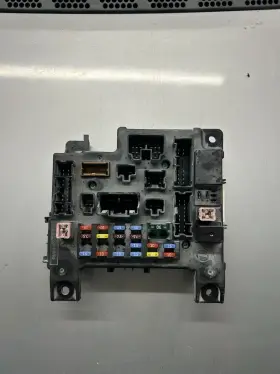 L8637-002A MITSUBISHI Fuse Box Interior Cabin Outlander