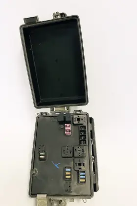 P68059370AC MOPAR Tipm Fuse Box Integrated Power Module Dodge