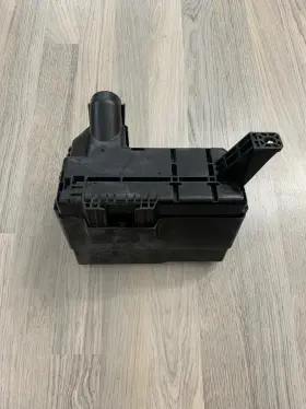 7154-7082-30 NISSAN Fuse Box Relay Module Murano