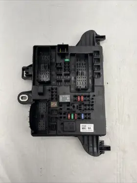 20914308 CADILLAC Xts Junction Relay Fuse Box