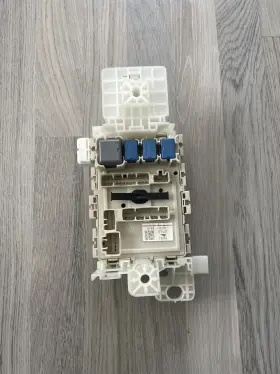 2010-2013 SUZUKI Kizashi Interior Fusebox Relay