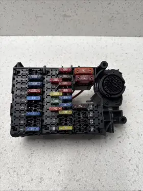 2105453340 MERCEDES Front Left Fuse Relay Junction Box W210