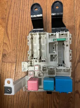 82730-02231 TOYOTA Interior Driver Left Cabin Fuse Box Relay
