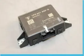 7PP907530J PORSCHE Center Console Gateway Control Module #2