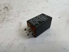 928.615.101.01 PORSCHE Intermittent Wiper Relay S2 944 #2