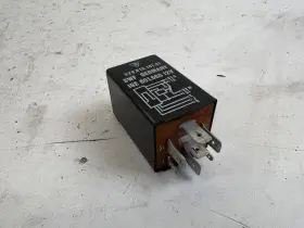 928.615.101.01 PORSCHE Intermittent Wiper Relay S2 944