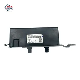 95B035225 PORSCHE Macan Rear Lower Antenna Booster Control