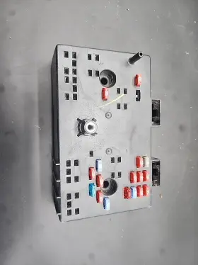 15774918 SATURN Fuse Box Relay Unit Module Vue