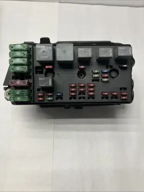 21025034 SATURN Fuse Box Junction Module