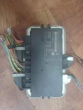 D-80788 TEMIC Footwell Power Body Control Module Frm X3 Bmw