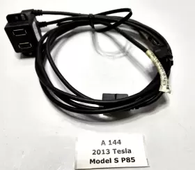 1004815 TESLA Keyless Antenna Amplifier Module Cables