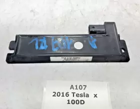 1043130-00-B TESLA Left Driver Keyless Antenna Control Module