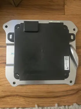 1050183-01-F TESLA Front Right Passenger Door Controller Unit