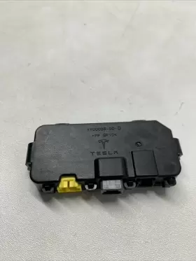 1100036-00-D TESLA Control Module Front Right Passenger #3