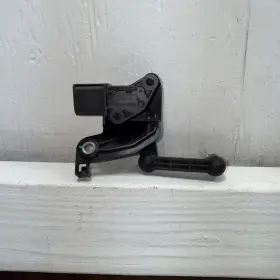 1420945-00-C TESLA Front Right Passenger Suspension Sensor