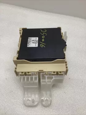 89221-02530 TOYOTA Network Fuse Box Corolla