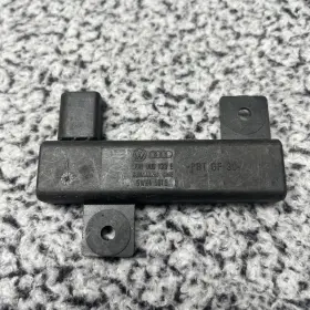 300909133E VOLKSWAGEN Keyless Antenna Module Vw Porsche