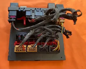 3C0-937-049-E VOLKSWAGEN Body Control Fuse Box Module Passat #3