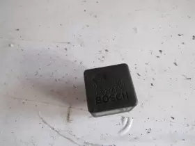 0332-002-191 VOLVO Bosch Relay