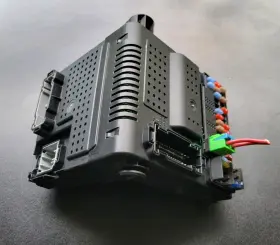 30682981 VOLVO Central Control Module Fuse Box XC70