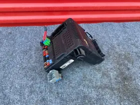 30786476 VOLVO Gas Fuse Box Electrical Junction Module XC90