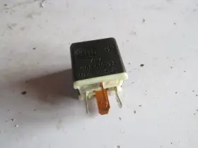 510-73 VOLVO Hella Relay Fuse