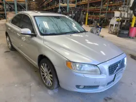 591-66176 VOLVO Restraint Module Center Floor Console