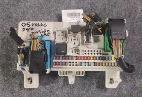 8690719 VOLVO Dash Cabin Fuse Box Module S40 C30
