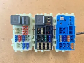6G9T14K131 VOVLO Fuse Box Relay Trunk S80 Volvo